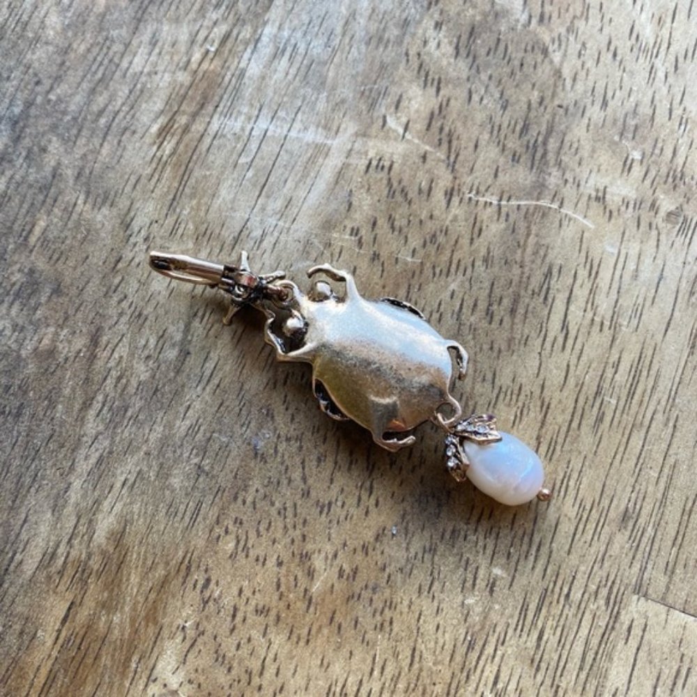 Antique gold insects earrings - Picture 6 of 9